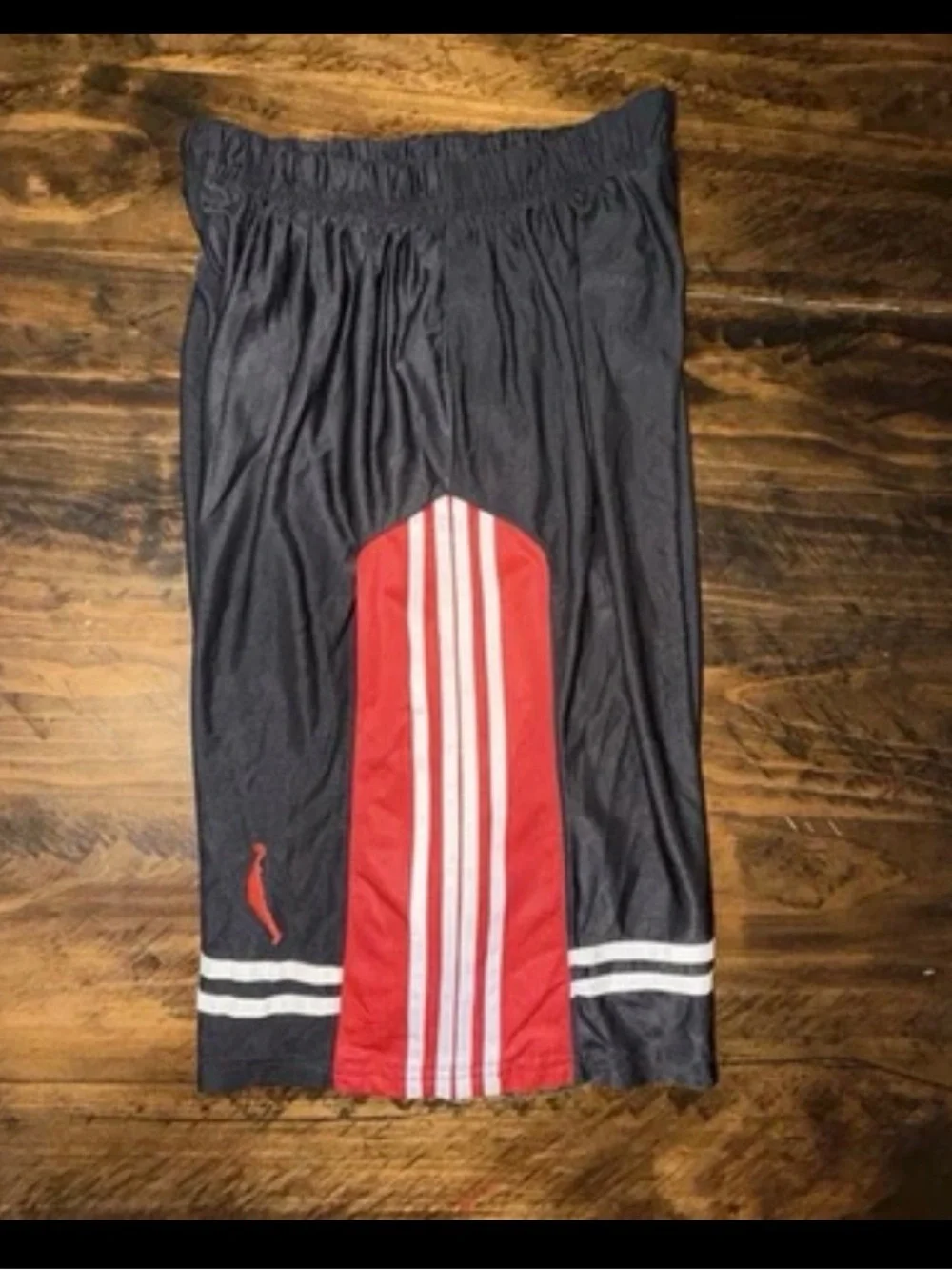 Retro Vintage Air Jordan Silky Basketball Shorts Men’s Medium Black Red Y2K